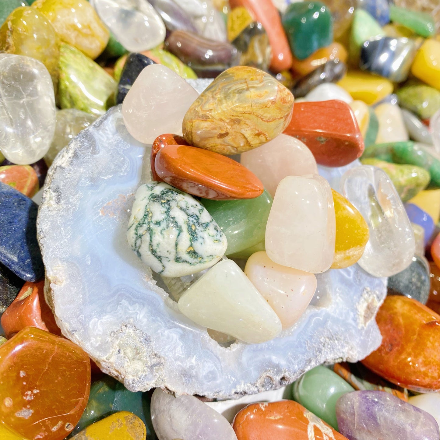 1 scoop of natural rough crystal stone